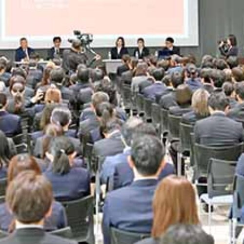 求人社員共育委員会主催「ひろしま地域企業発見！ ジョブサミット」～「働く」は、青春の終わりじゃない。学生と中小企業が本音でぶつかり合った一日～